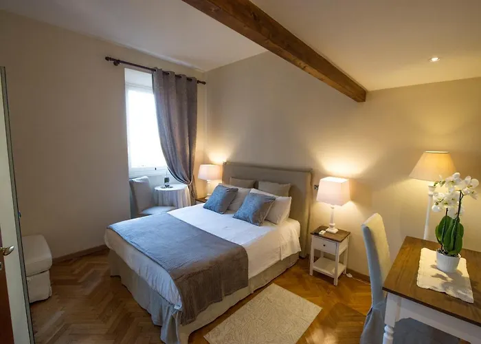 Отель типа "постель и завтрак" Bed & Breakfast A Casa Di Lia A Roma 4*