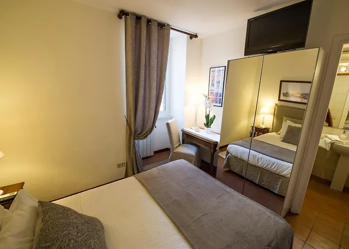 Отель типа "постель и завтрак" Bed & Breakfast A Casa Di Lia A Roma Рим