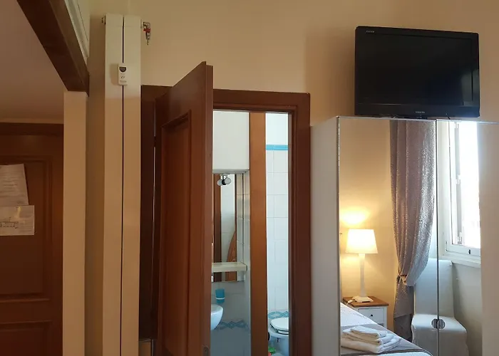Отель типа "постель и завтрак" Bed & Breakfast A Casa Di Lia A Roma Рим