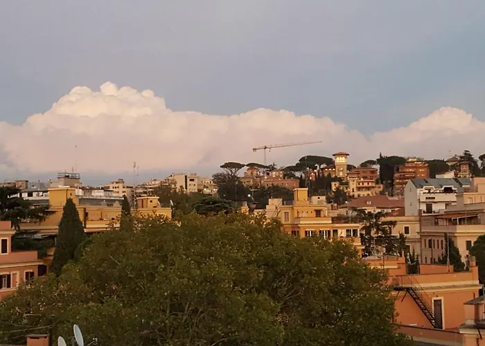 Отель типа "постель и завтрак" Bed & Breakfast A Casa Di Lia A Roma 4*