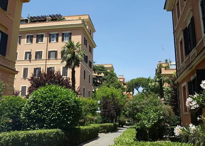 Отель типа "постель и завтрак" Bed & Breakfast A Casa Di Lia A Roma
